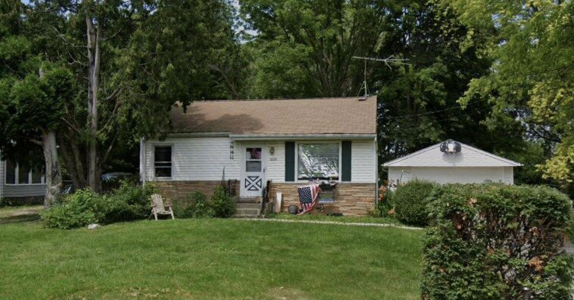 4016 W Calumet Rd, Brown Deer, WI 53209