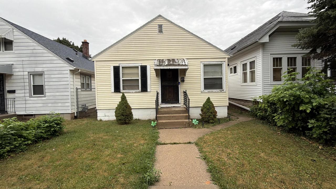 4572 N 37th St, Milwaukee, WI 53209