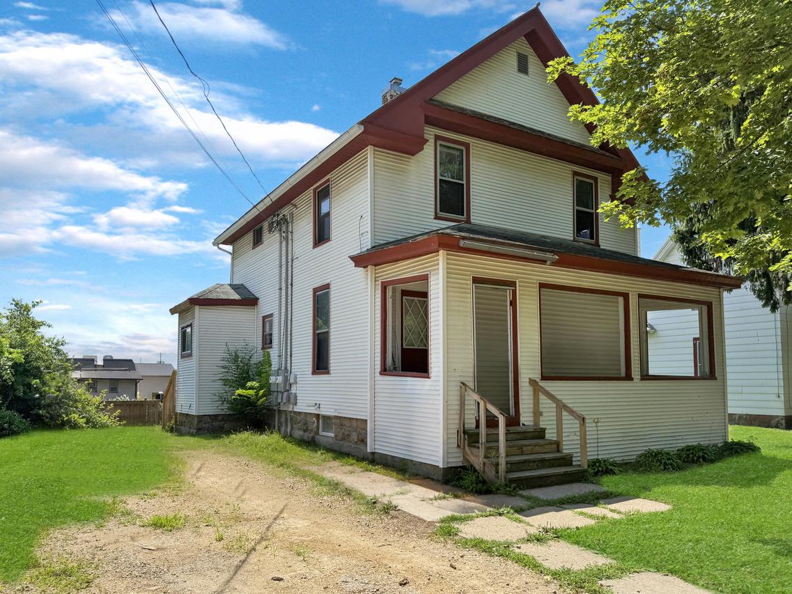 519 Hill St, Sparta, WI 54656