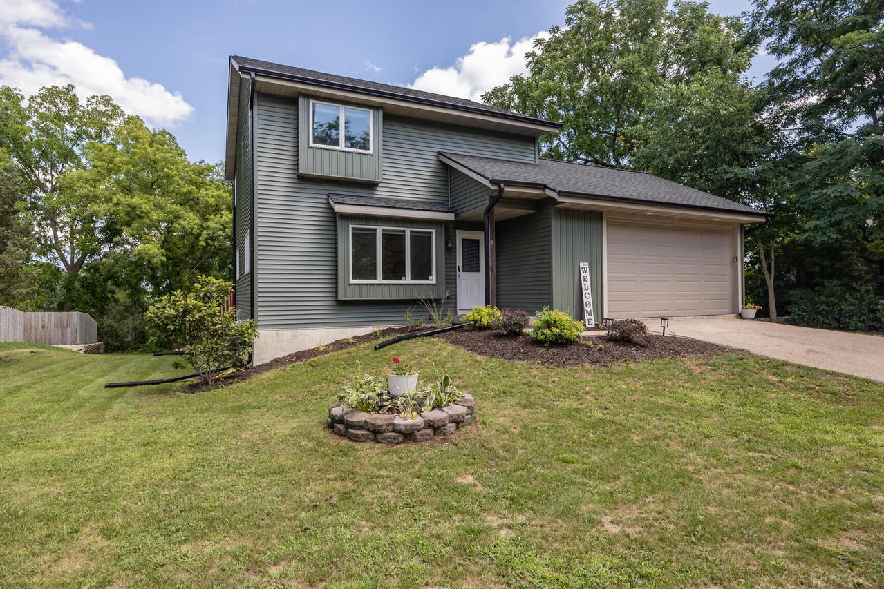 1586 Highland Ave, Richfield, WI 53033