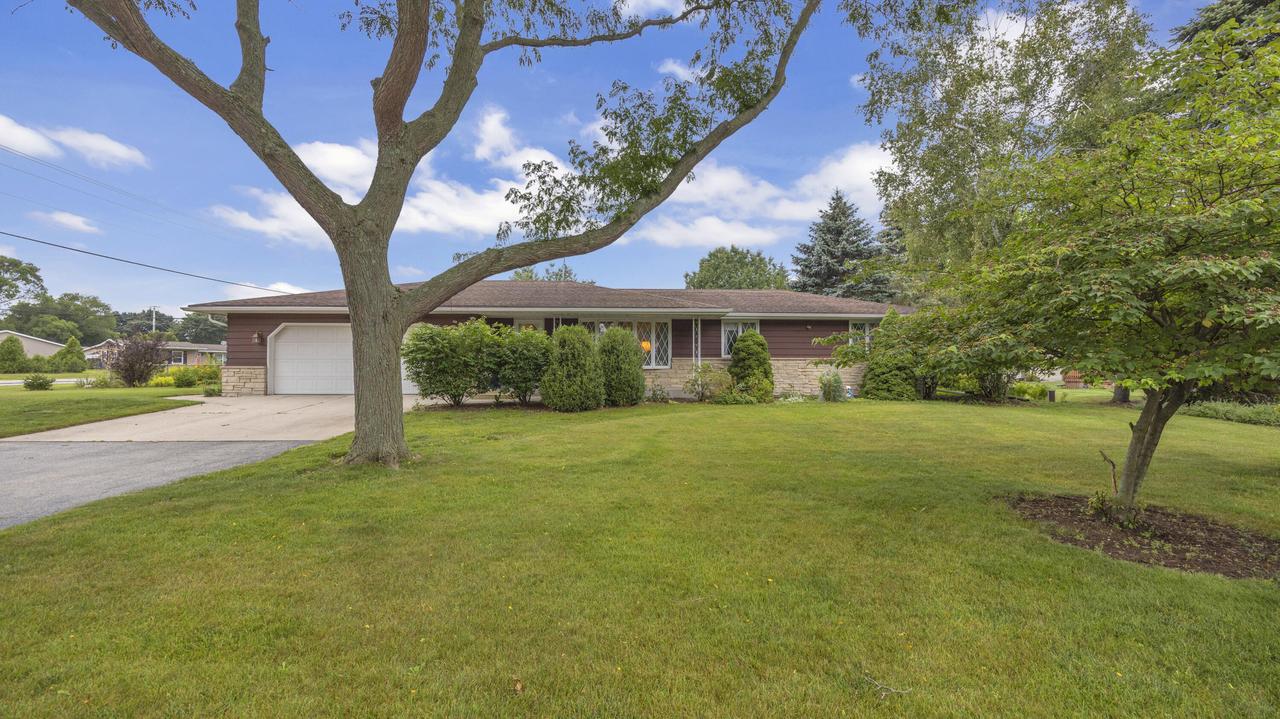 4468 S 8th St, Wilson, WI 53081