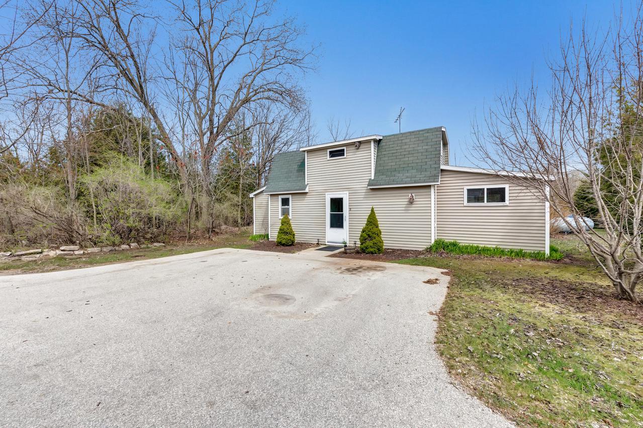 3623 Zirbel Rd, Nasewaupee, WI 54235