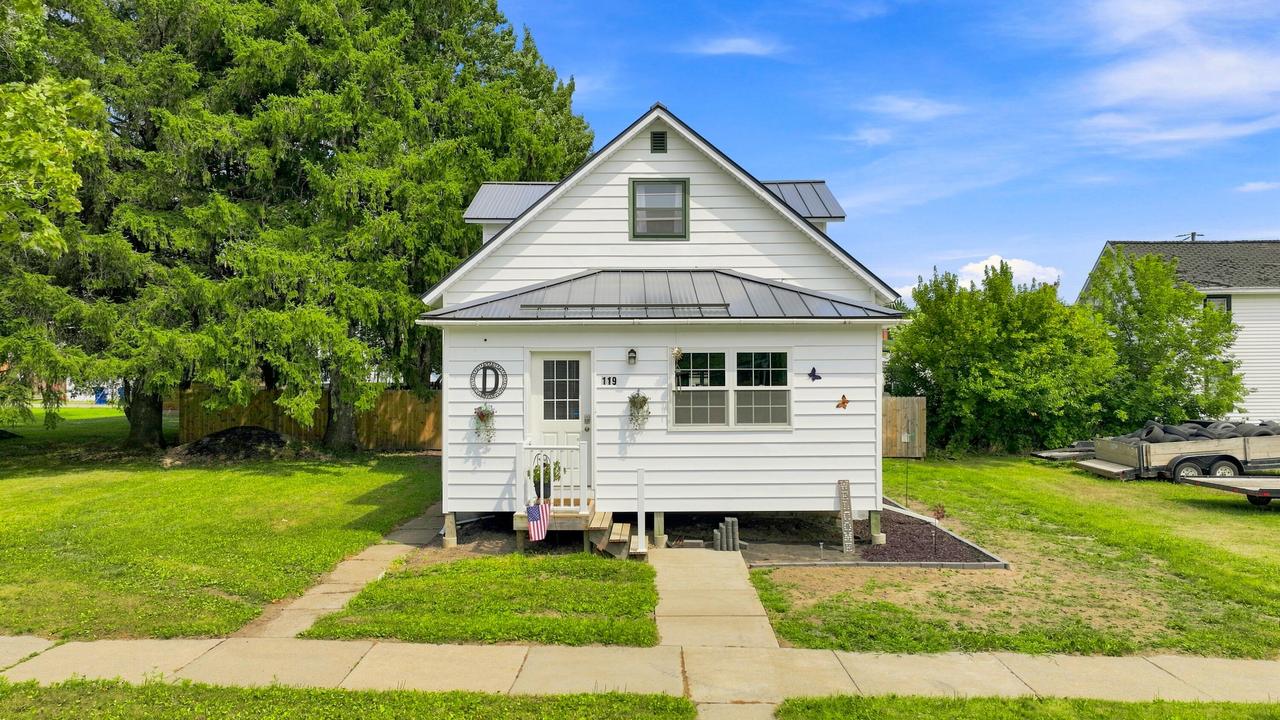 119 S 4th Ave, Edgar, WI 54426
