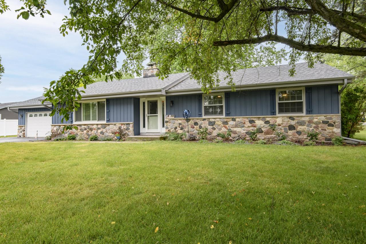 N110W15845 Catskill Ln, Germantown, WI 53022