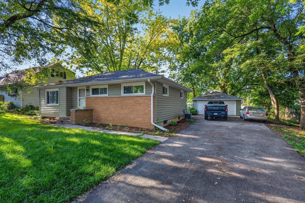 5222 W Hemlock Rd, Milwaukee, WI 53223