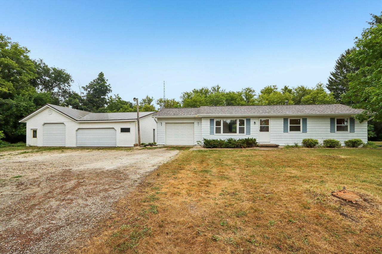 N5360 Bakertown Dr, Concord, WI 53178