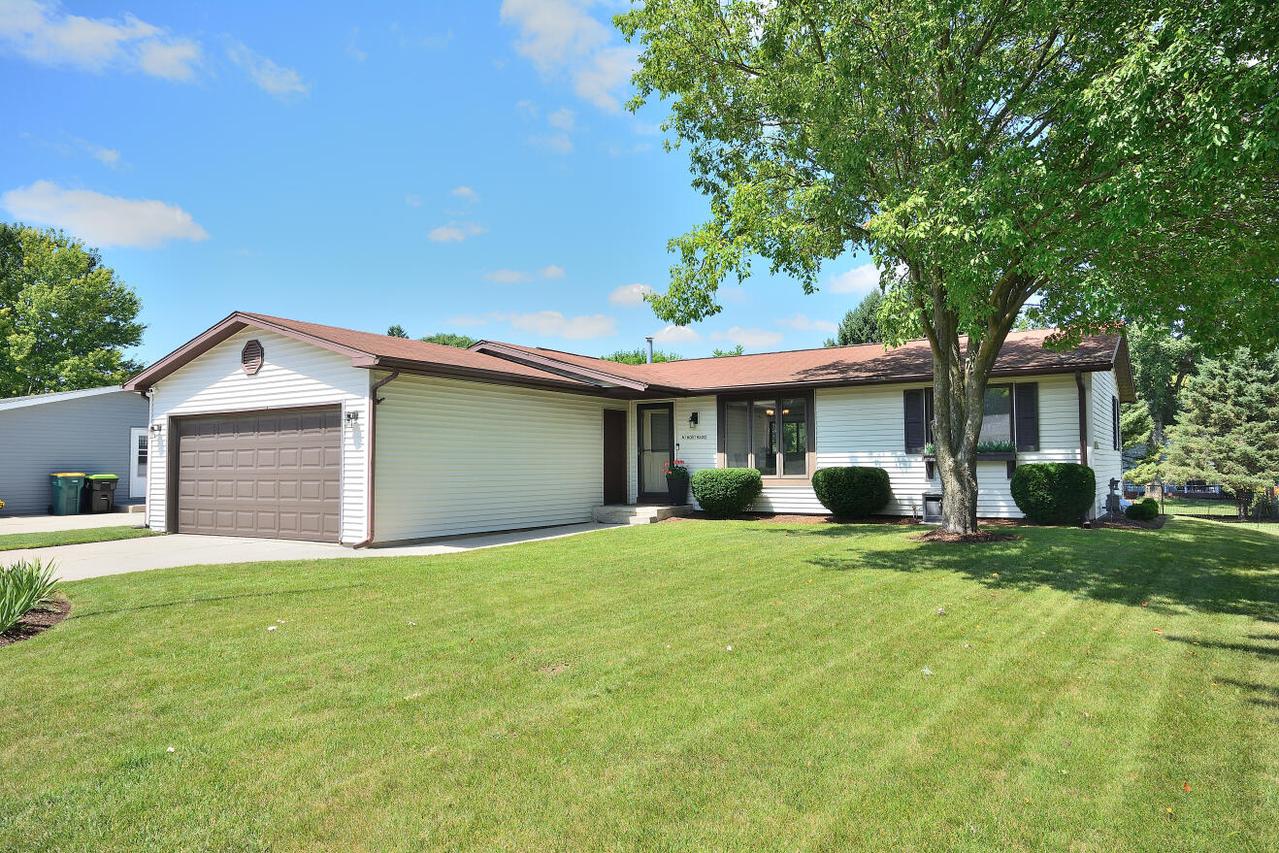 N160W19520 Clover Ln, Jackson, WI 53037