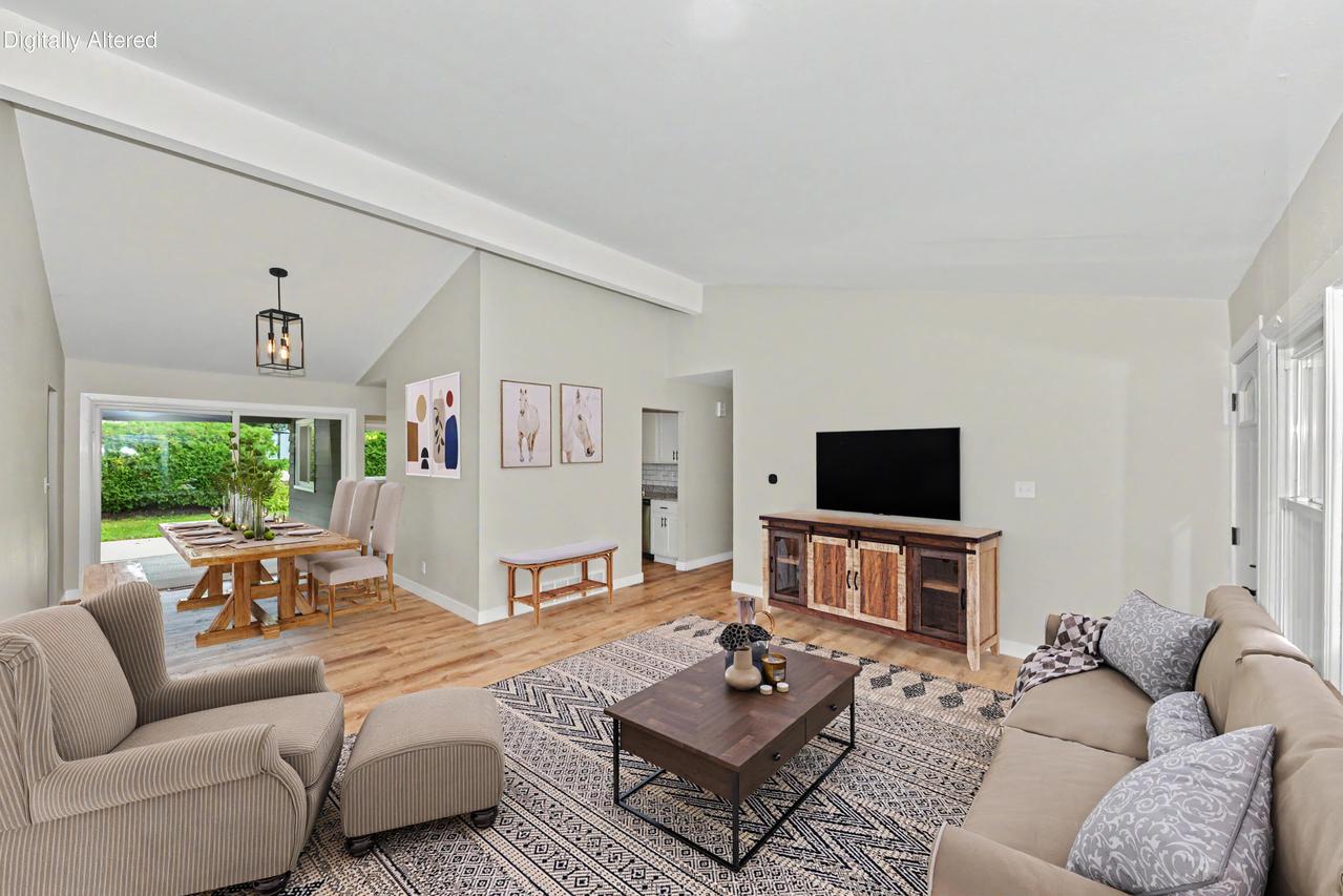 4460 N Glenway St, Wauwatosa, WI 53225