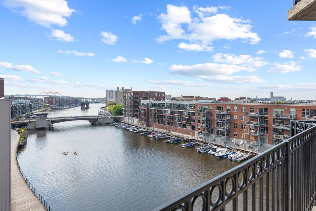102 N Water St #607, Milwaukee, WI 53202