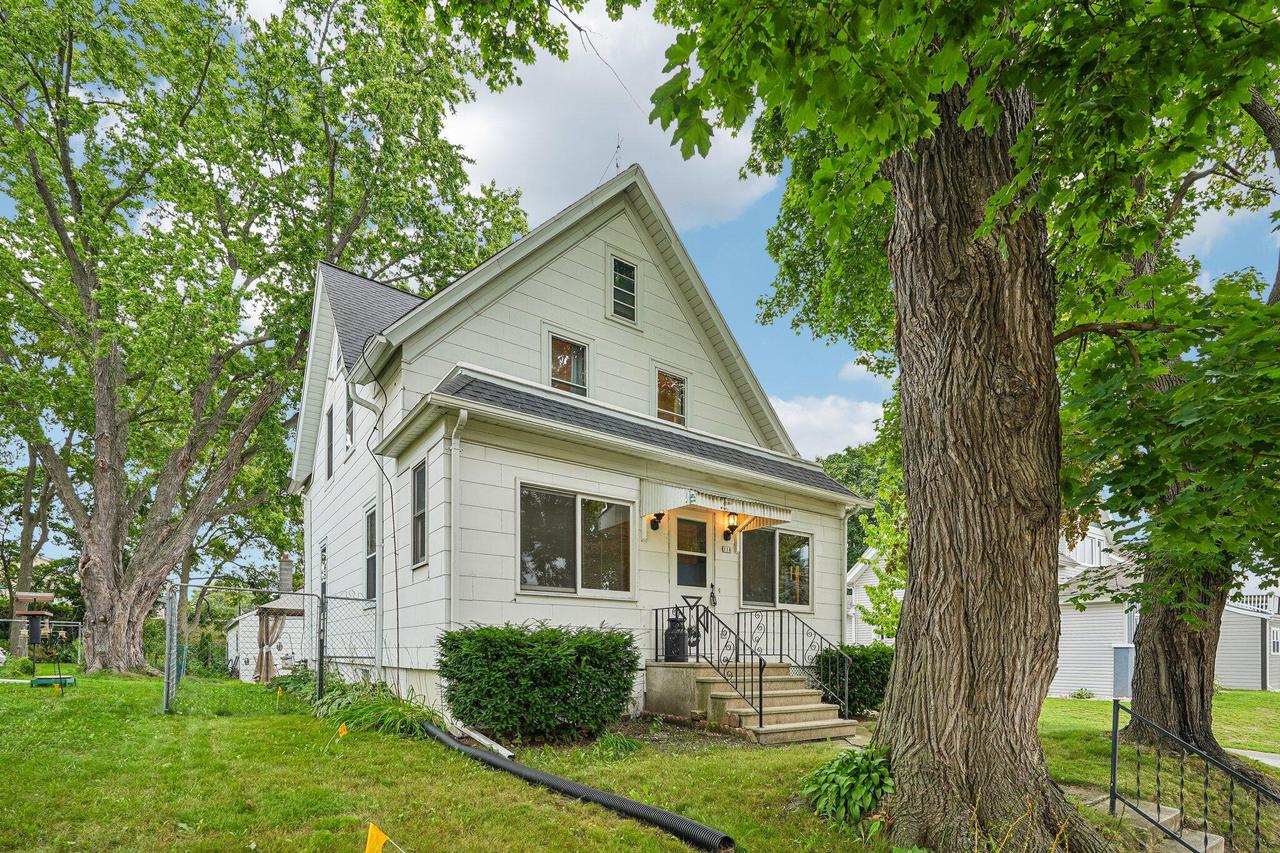 118 S Milwaukee St, Fredonia, WI 53021