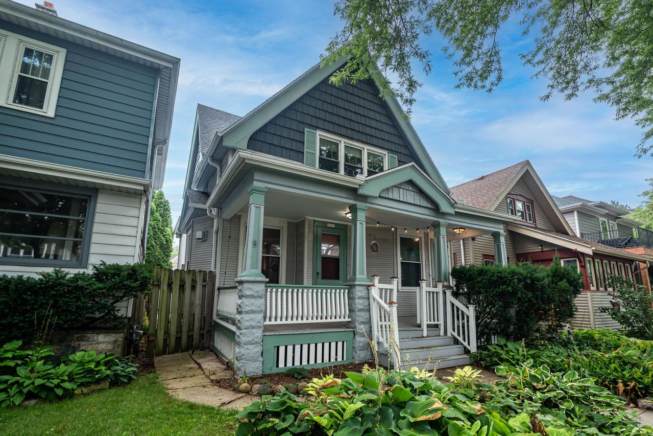 3007 S Superior St, Milwaukee, WI 53207