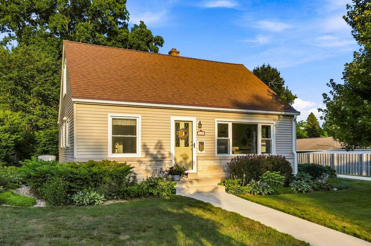 148 Tower Dr, Port Washington, WI 53074