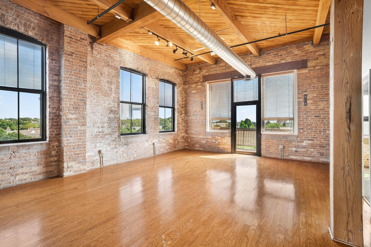 234 E Reservoir Ave #607, Milwaukee, WI 53212