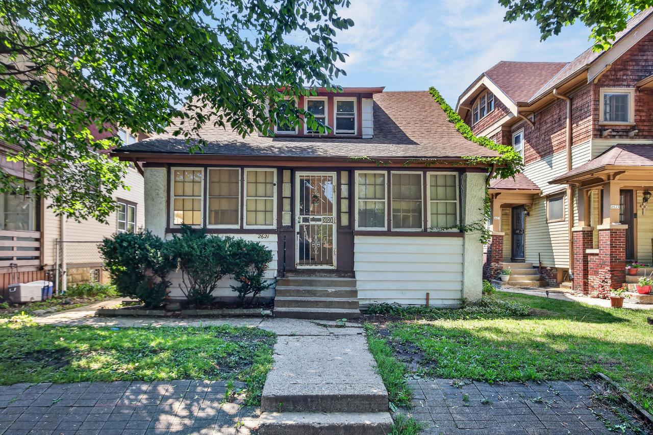 2621 N 49th St, Milwaukee, WI 53210