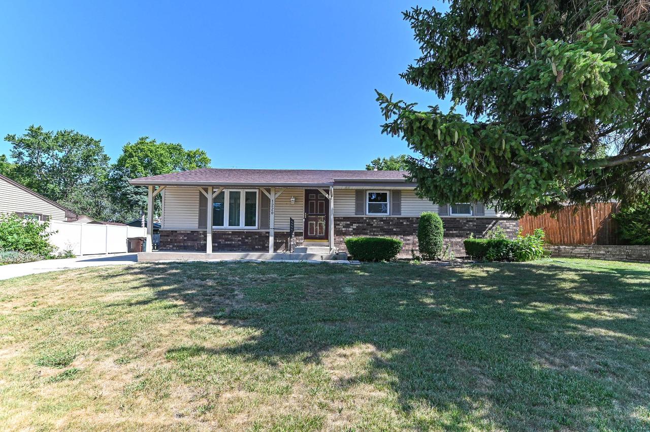 1220 Lakeview Ave, South Milwaukee, WI 53172