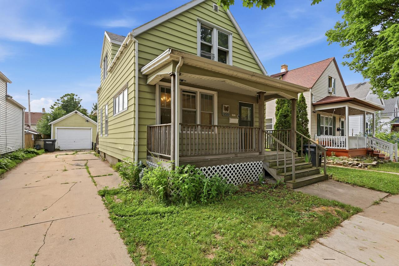 2312 N 11th St, Sheboygan, WI 53083