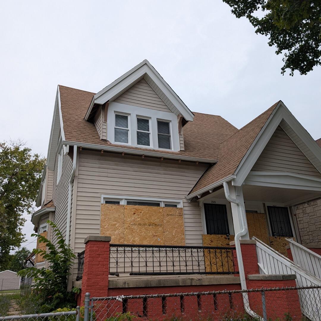 2545 N 21st St #2547, Milwaukee, WI 53206