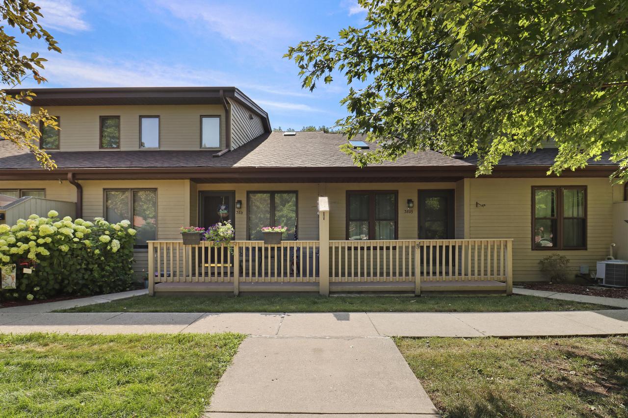 3809 Wyoming Way, Caledonia, WI 53404