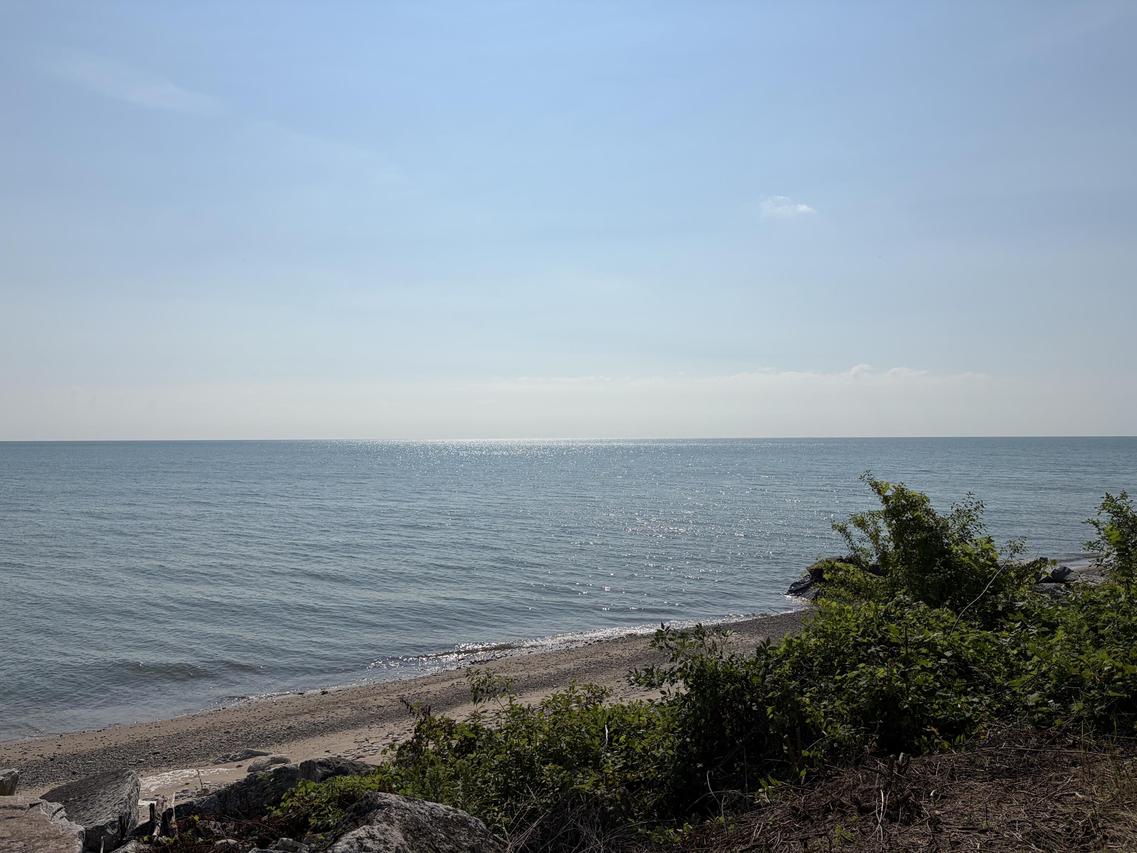 9253 Lakeshore Dr, Pleasant Prairie, WI 53158