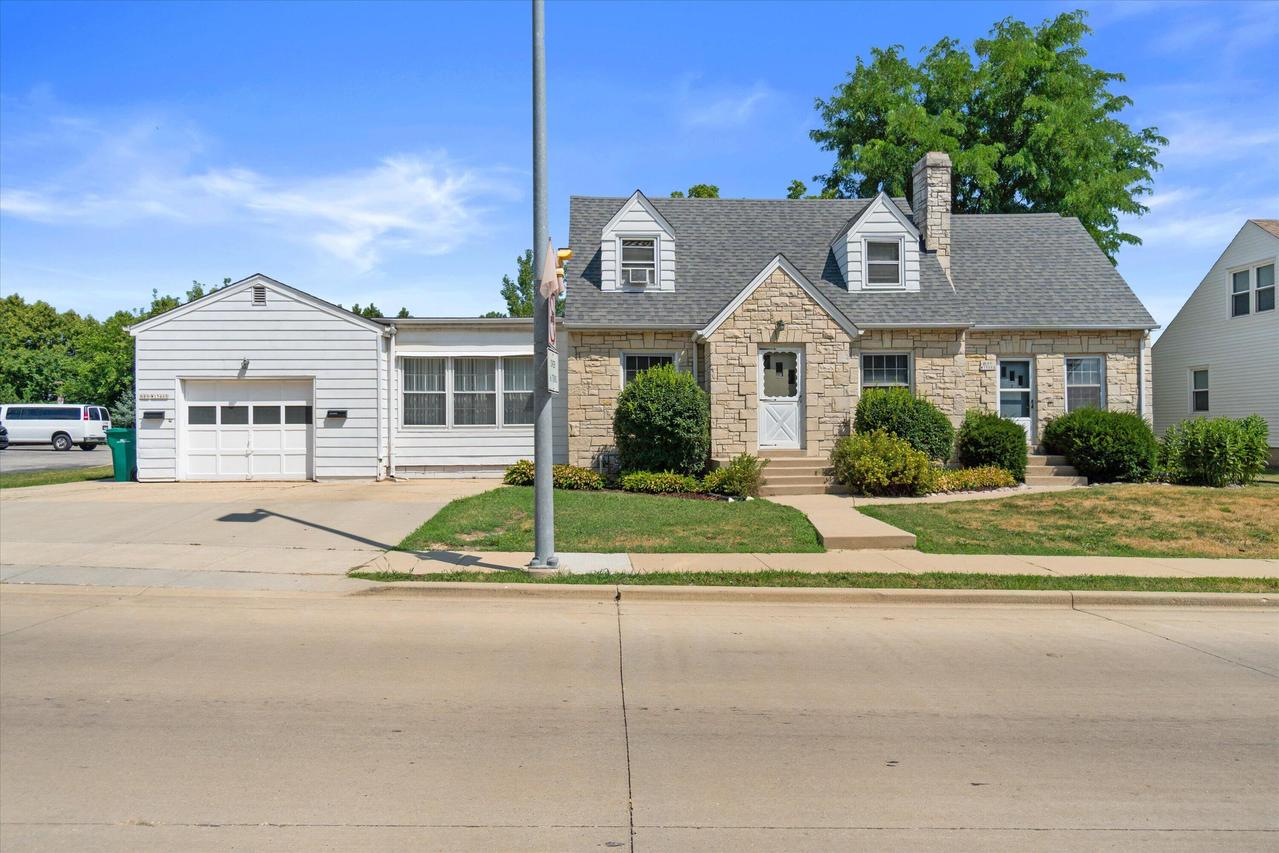 N89W15660 Main St, Menomonee Falls, WI 53051