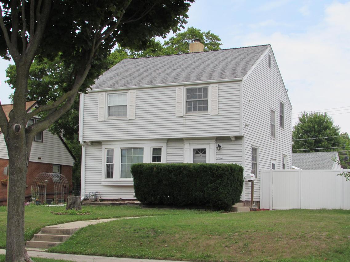 2362 S 78th St, West Allis, WI 53219