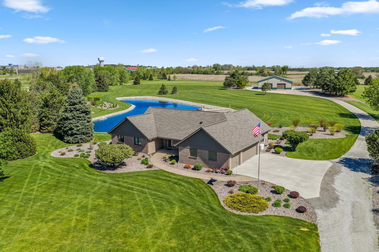 8118 Dunkelow Rd, Caledonia, WI 53126