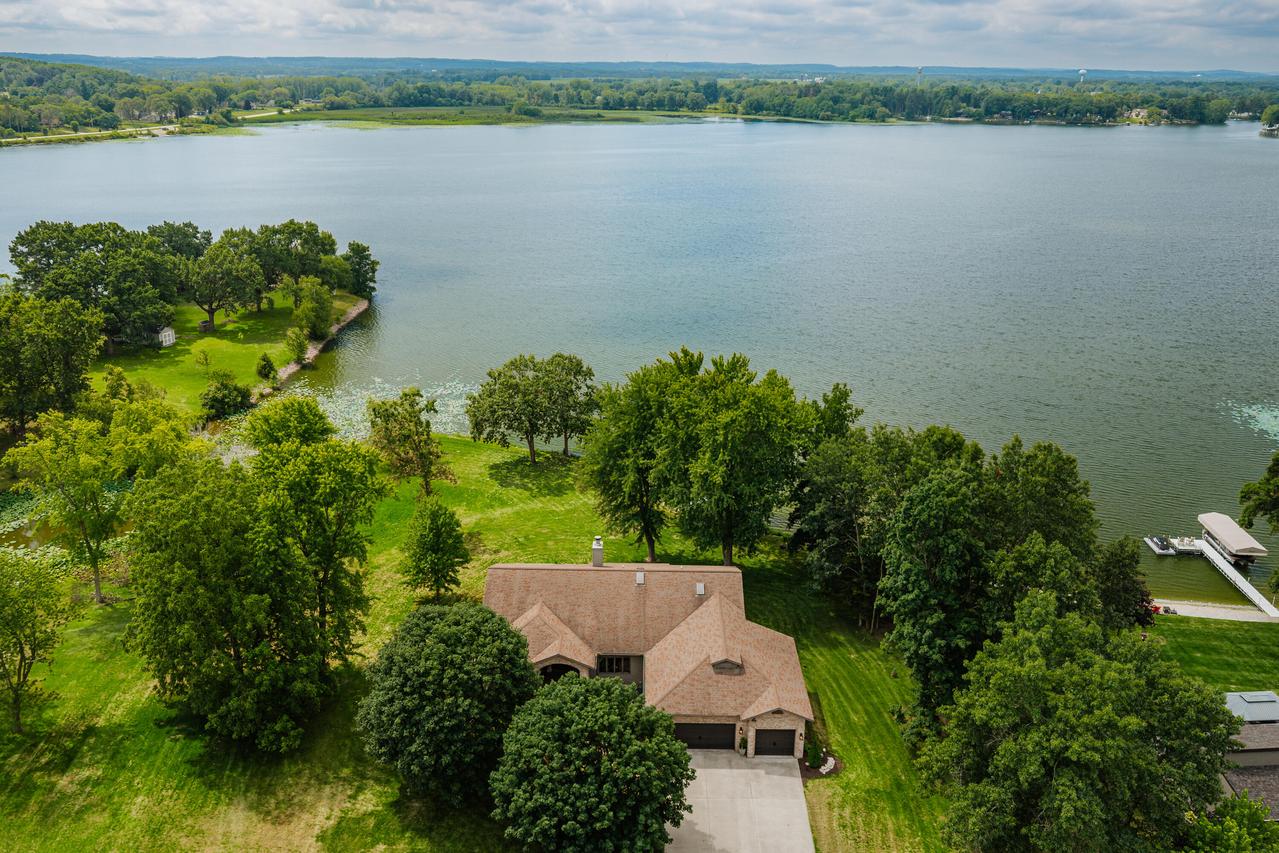 W5677 Carol Ct, Wyocena, WI 53954