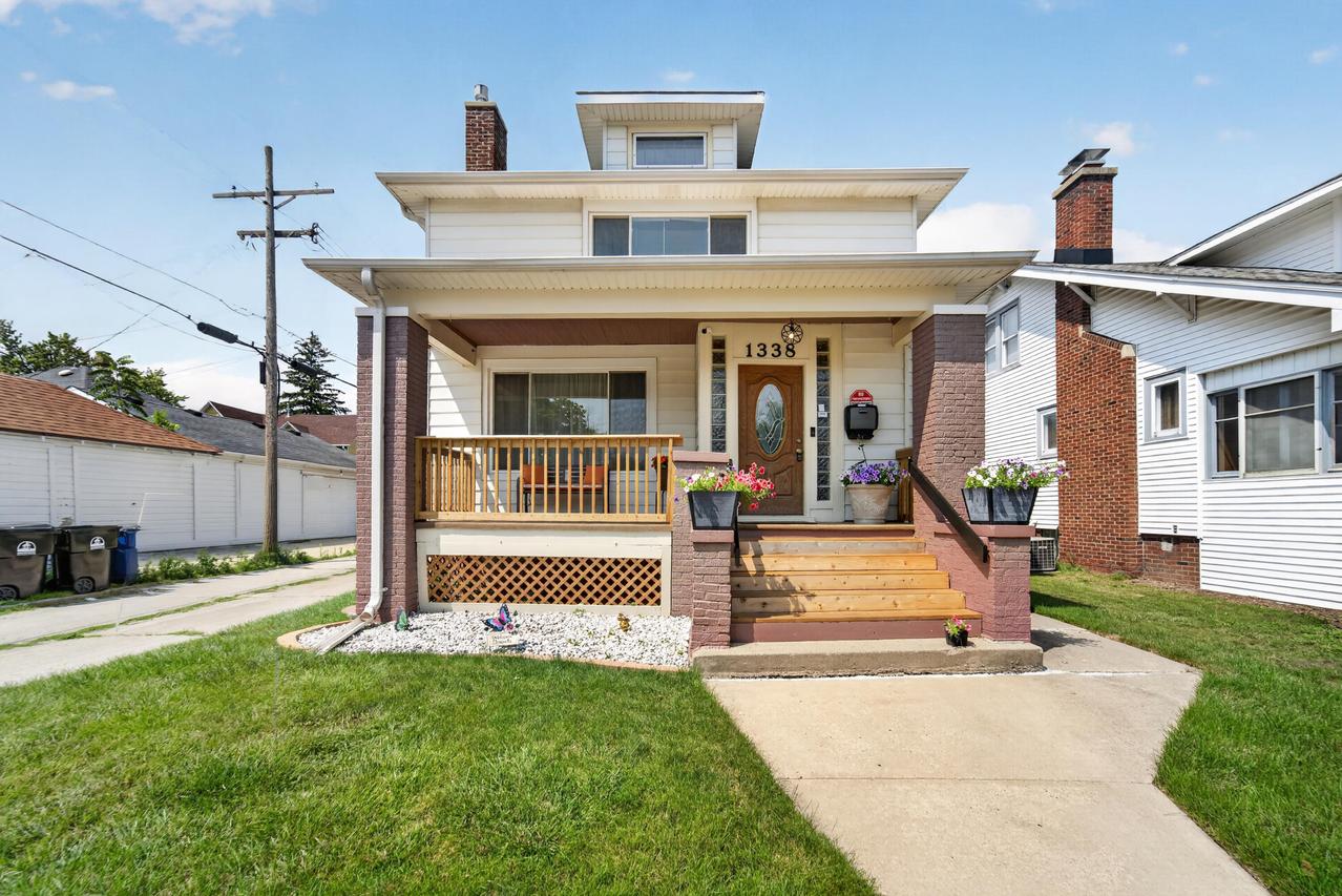 1338 Quincy Ave, Racine, WI 53405