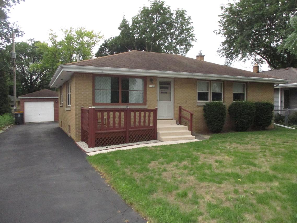 11019 W Park Hill, Wauwatosa, WI 53226