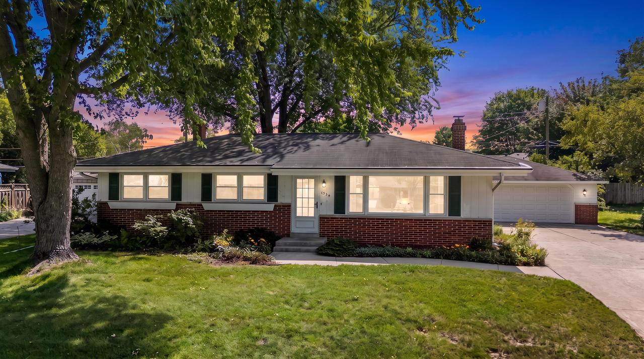 1534 N Holden St, Port Washington, WI 53074
