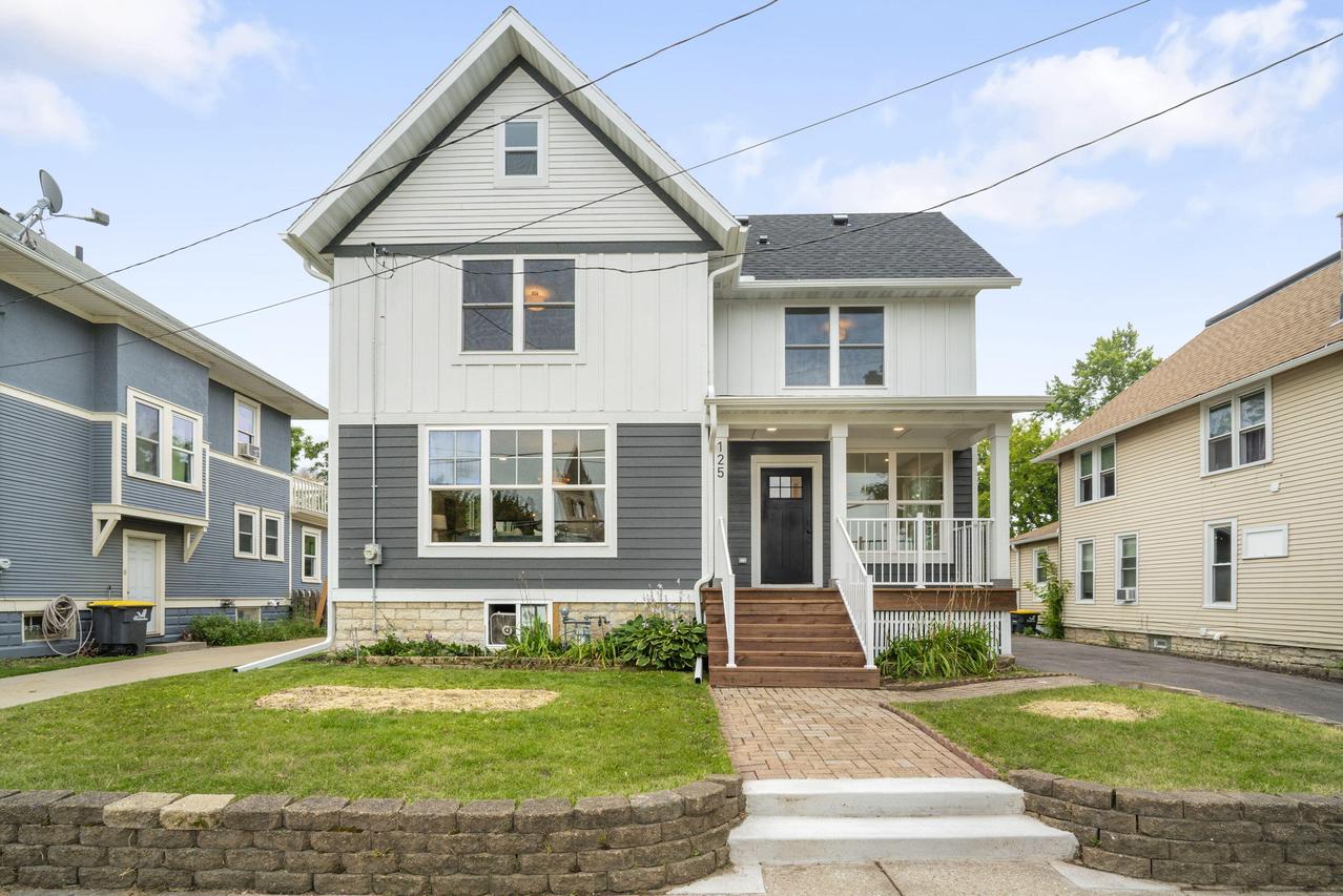 125 E Park Ave, Waukesha, WI 53186