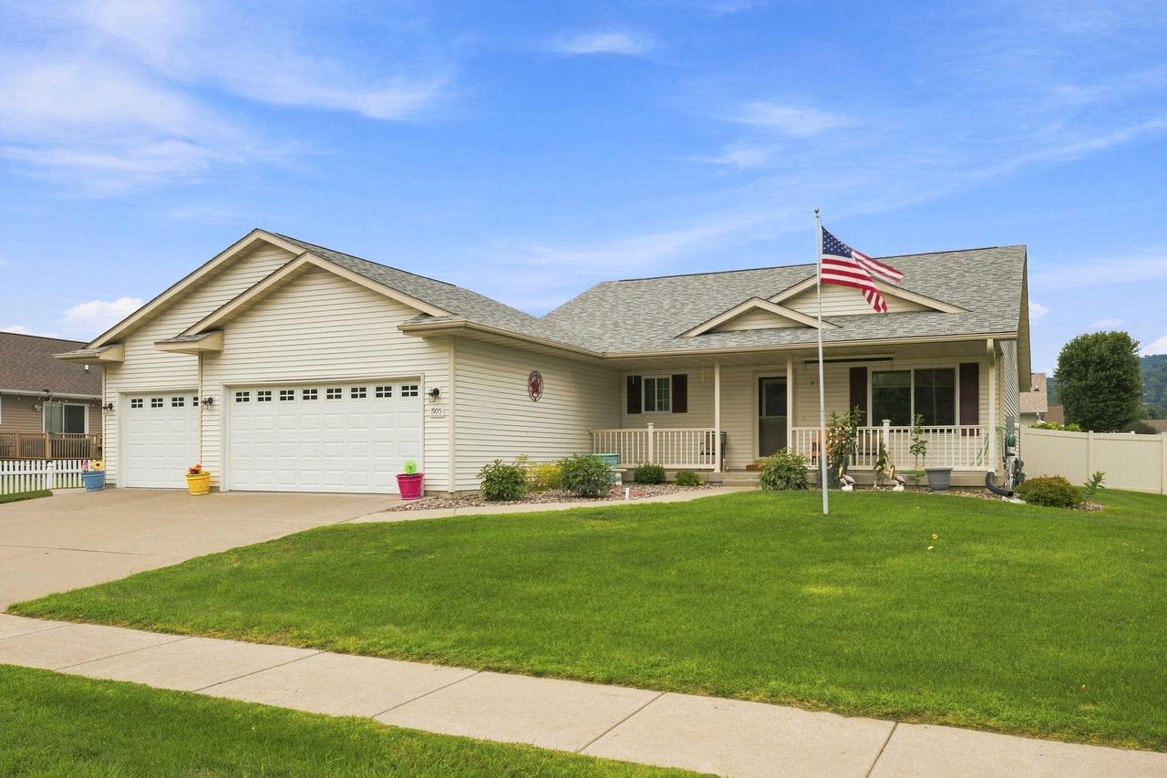 1905 Crooked Ave, Holmen, WI 54636