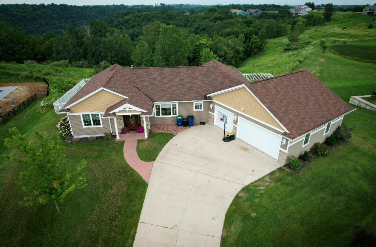 W3822 Highland Dr, Greenfield, WI 54601