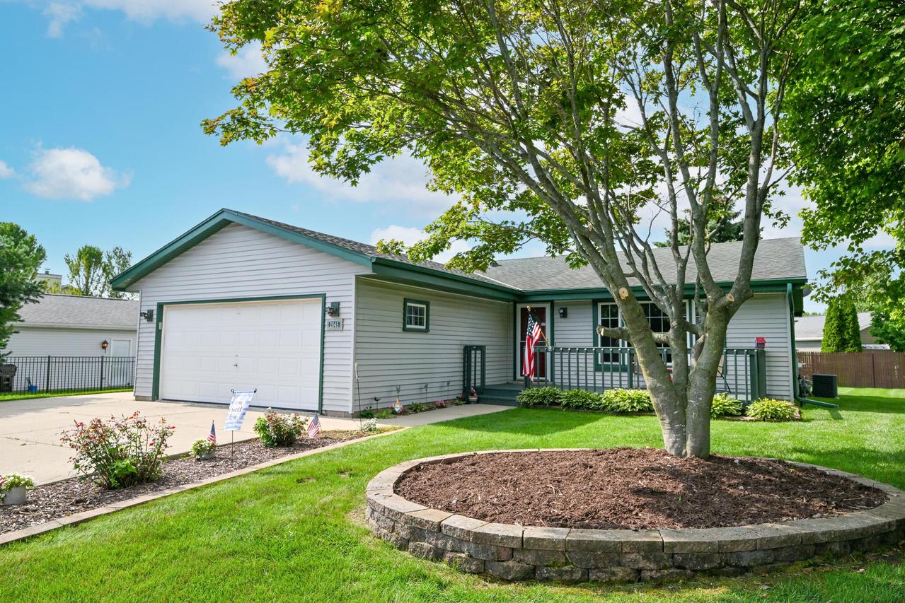 2845 Sandpiper Ln, Caledonia, WI 53402