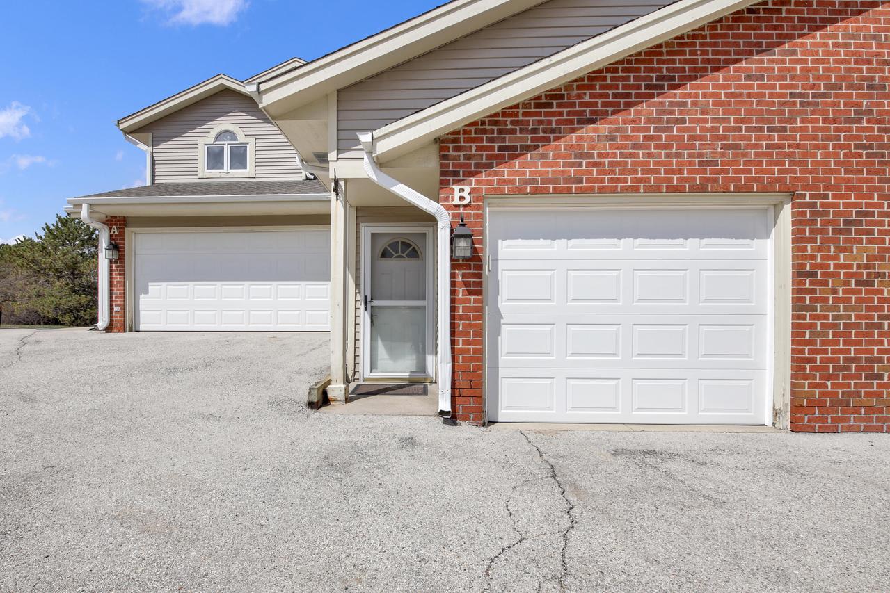 668 Westfield Way #B, Pewaukee, WI 53072