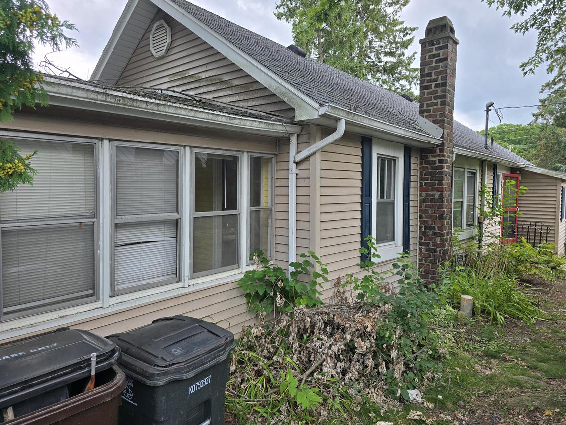 1530 2nd St, Delafield, WI 53018