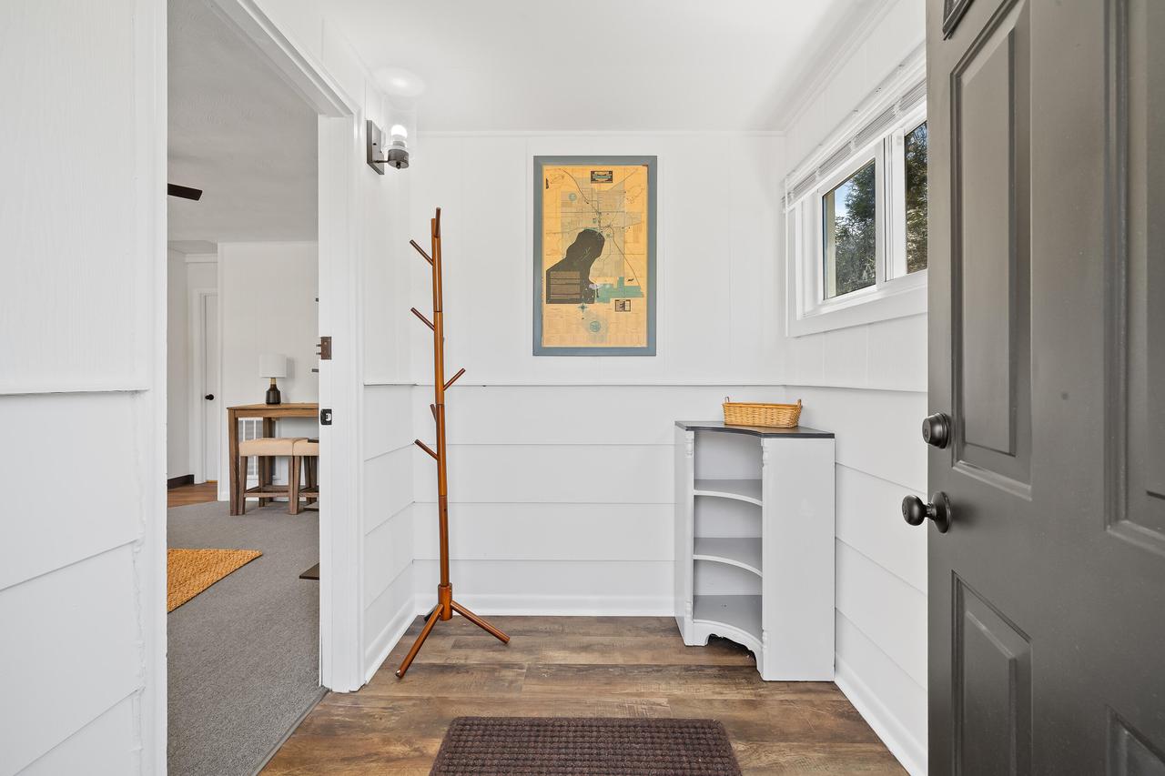 N3358 Hawthorn Rd, Geneva, WI 53147