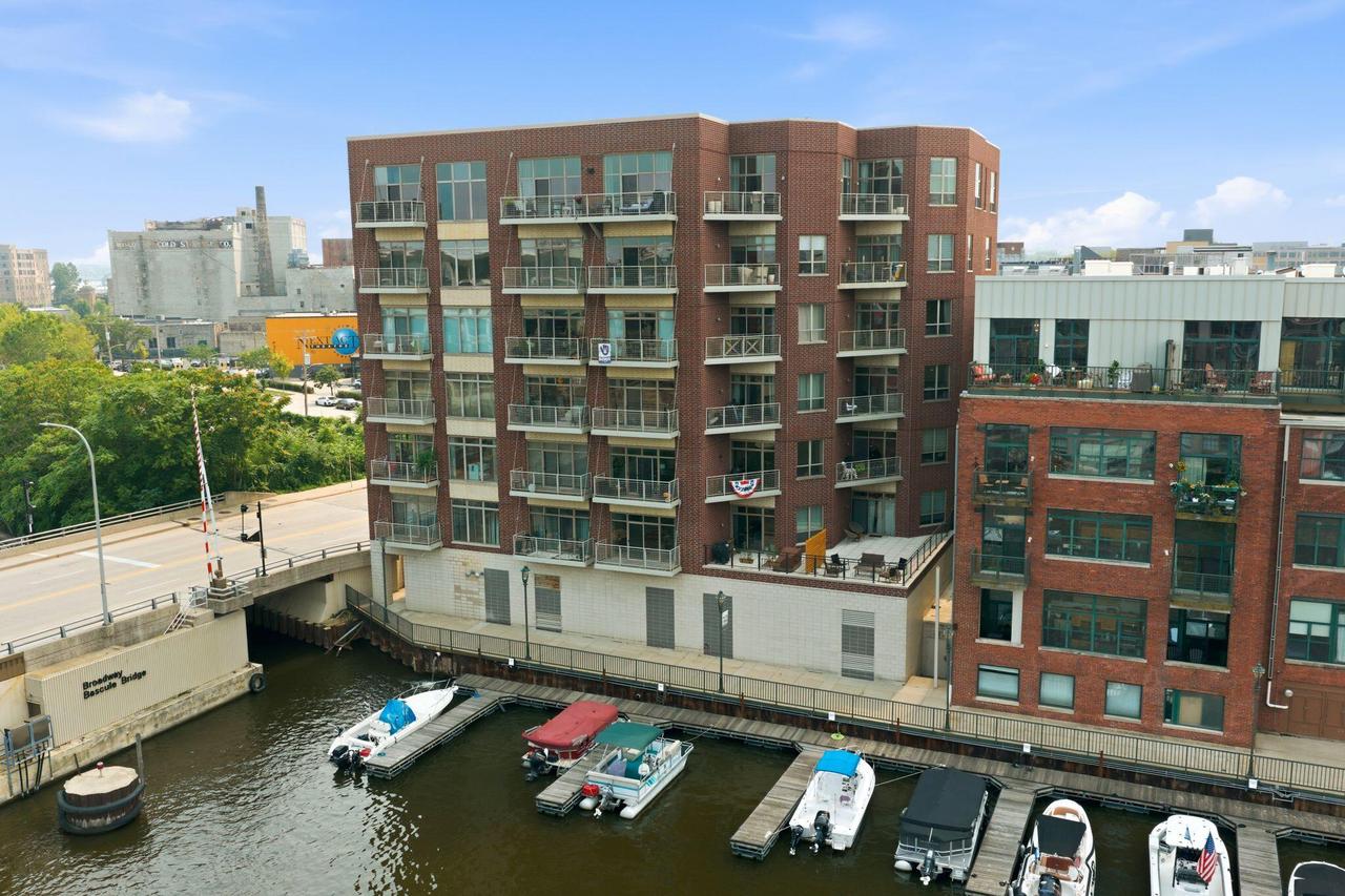 210 S Water St #516, Milwaukee, WI 53204
