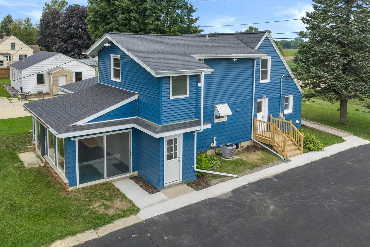 2089 Decorah Rd, Trenton, WI 53095
