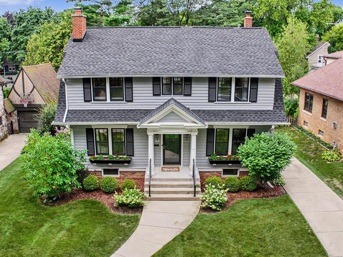 2029 Underwood Ave, Wauwatosa, WI 53213