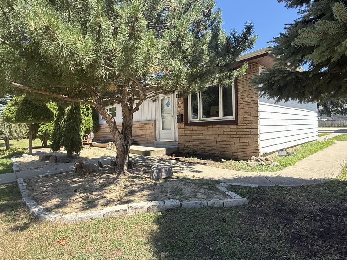 3328 S 68th St, Milwaukee, WI 53219