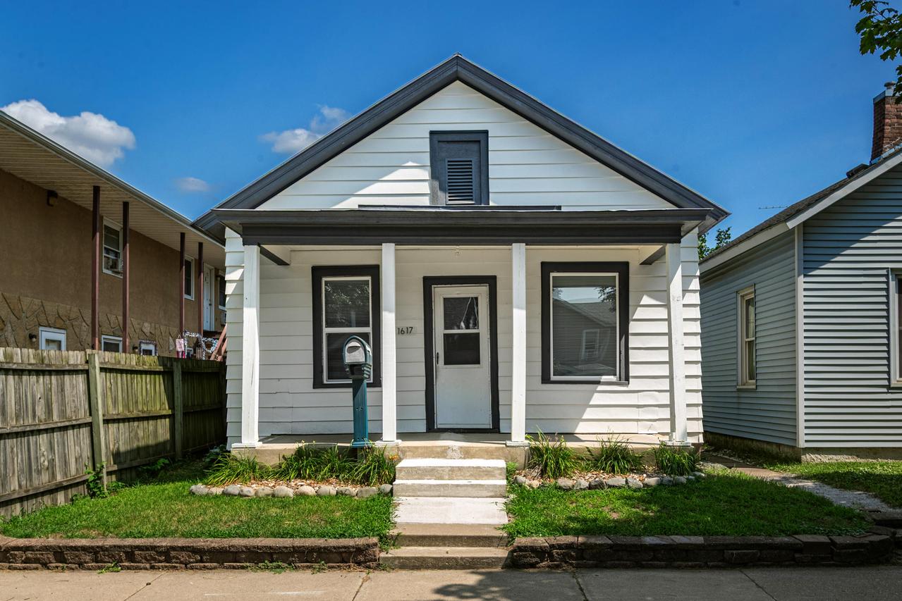 1617 10th St, La Crosse, WI 54601