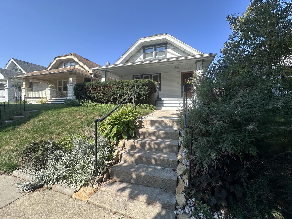 3459 N Bremen St, Milwaukee, WI 53212