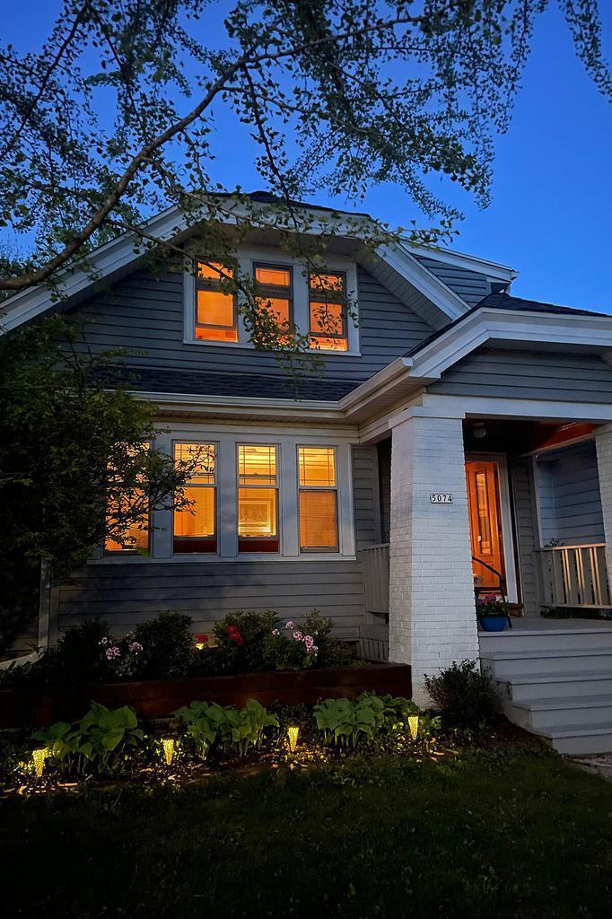 5074 N Hollywood Ave, Whitefish Bay, WI 53217