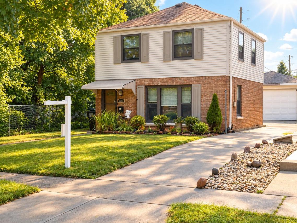 1616 E Eden Pl, Saint Francis, WI 53235