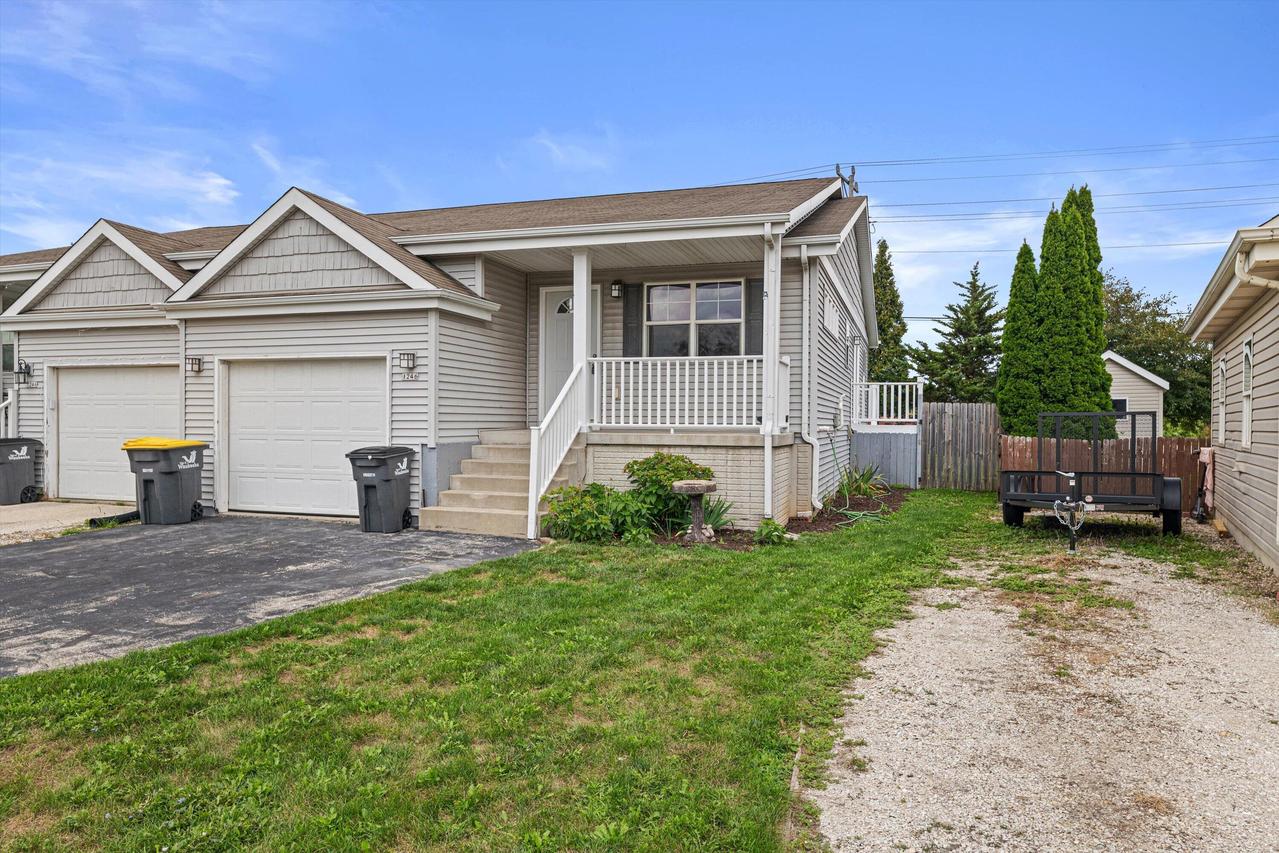 1246 Lombardi Way, Waukesha, WI 53186