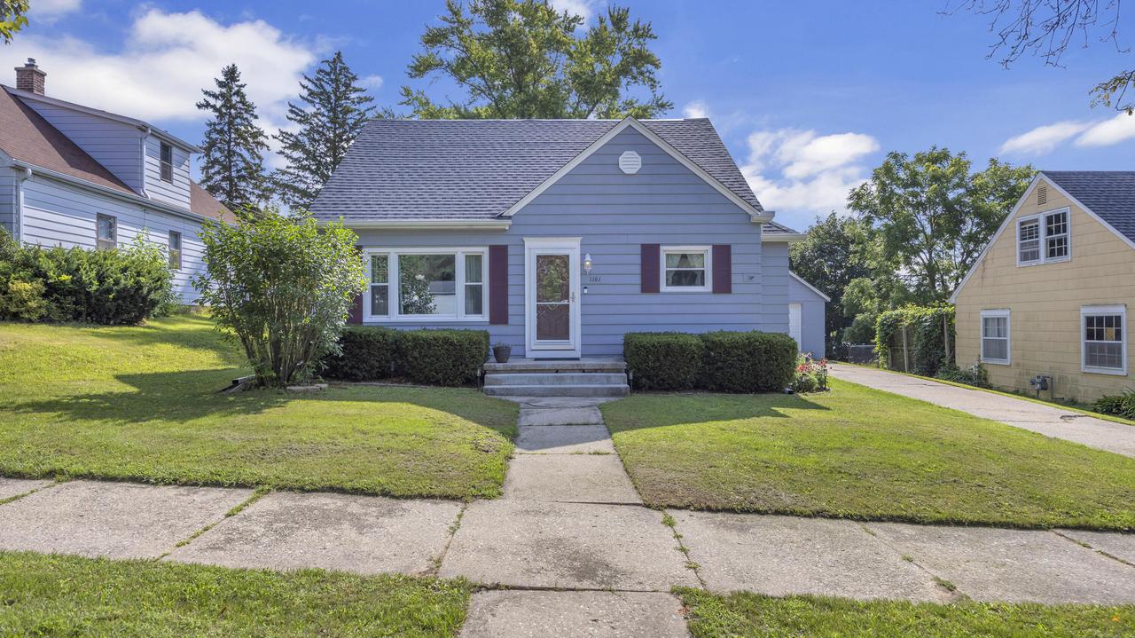 1161 N 8th Ave, West Bend, WI 53090