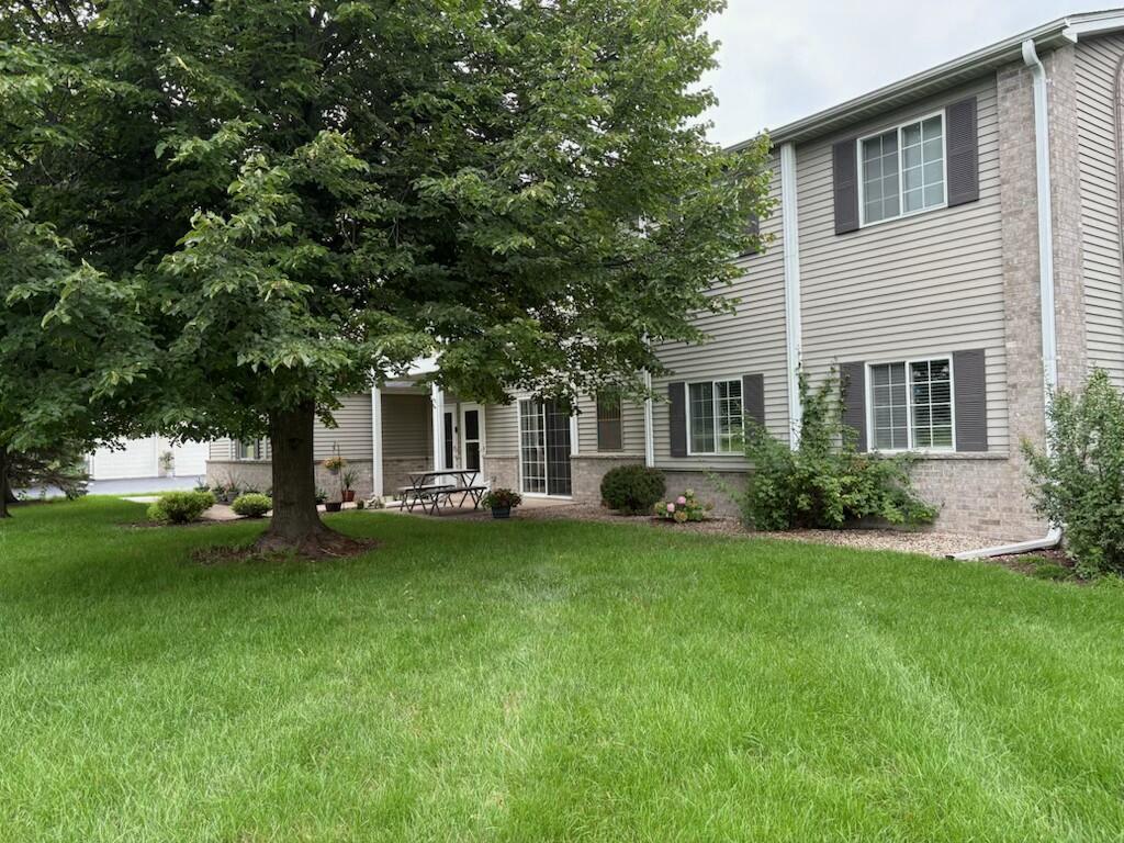 7123 Fieldview Dr #2, Mount Pleasant, WI 53406
