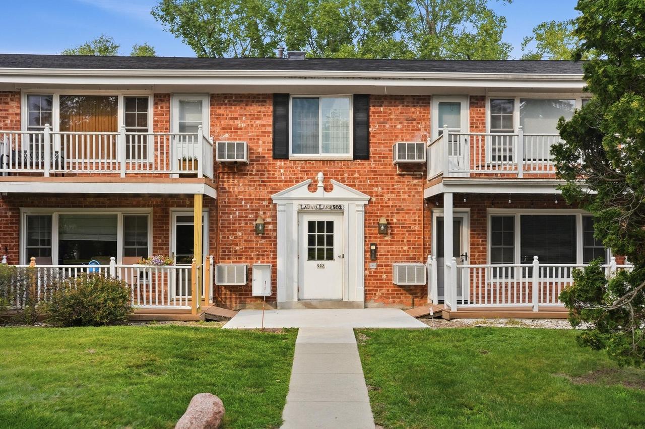 502 Laurel Lake #2, Thiensville, WI 53092