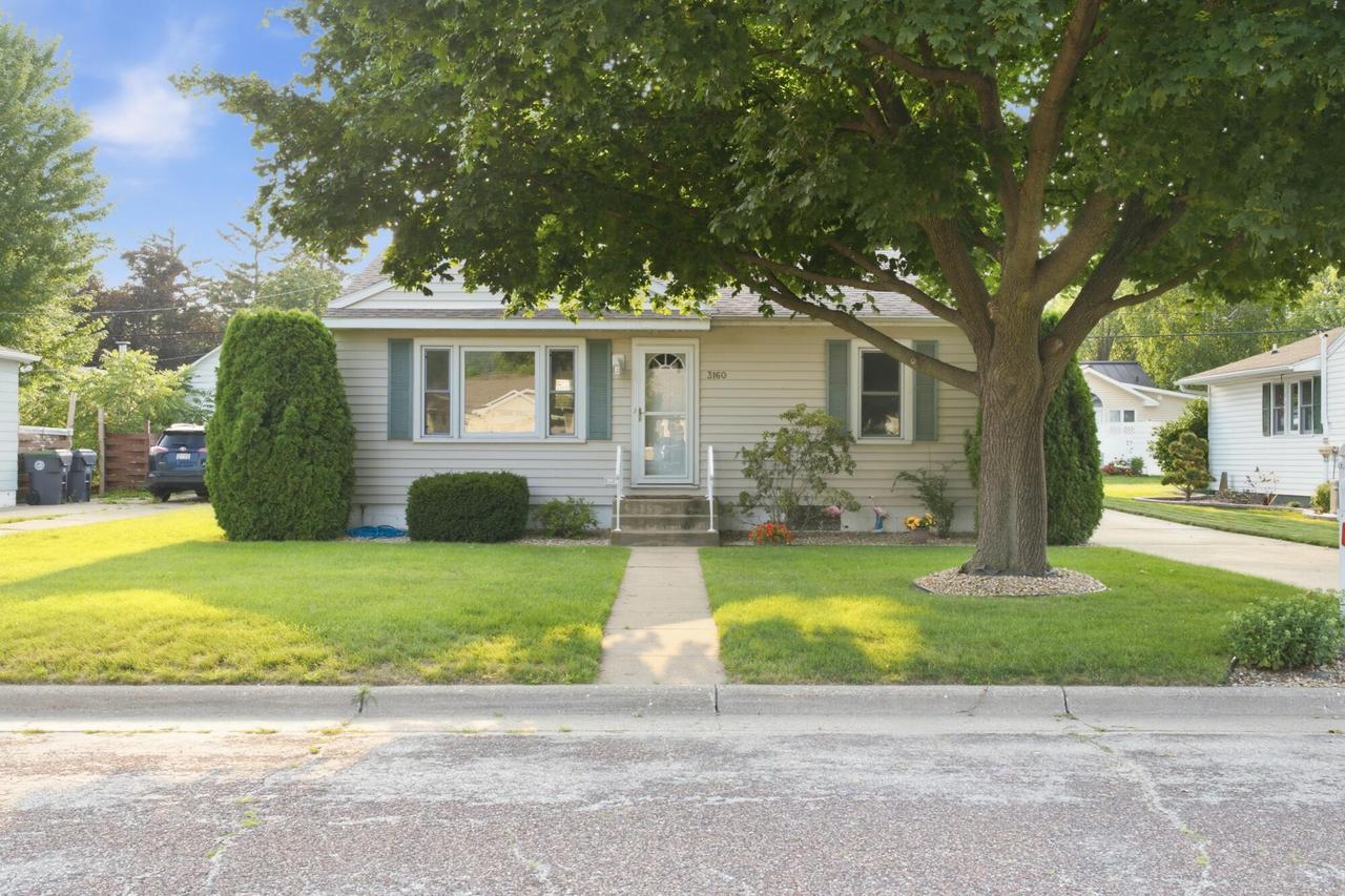 3160 26th St, La Crosse, WI 54601
